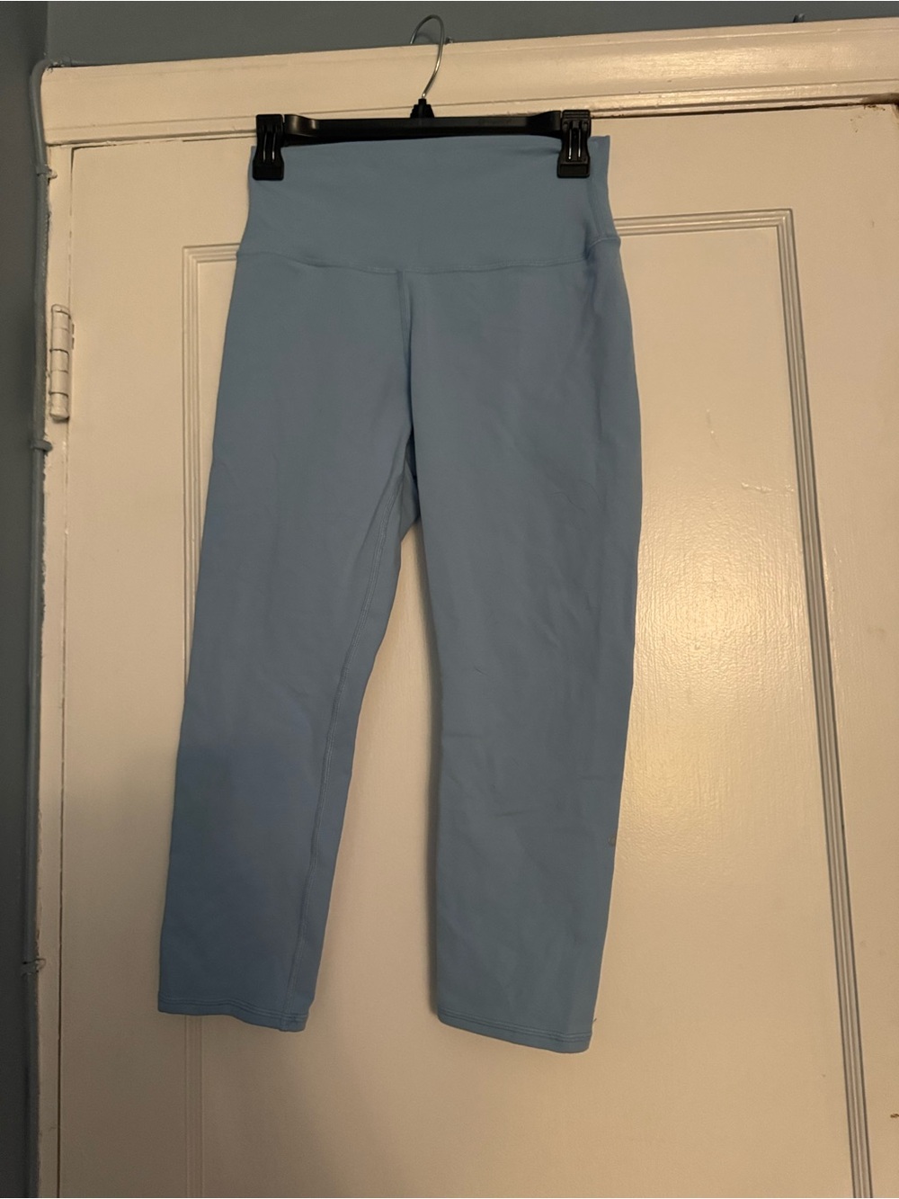 ALO Yoga Light Blue High-Rise Cropped Leggings Size M